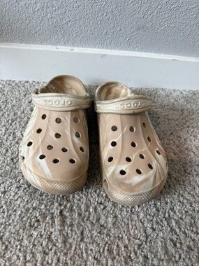 CROCS Kids' Clog in Beige Marble Swirl